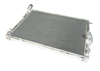 Aluminiowa chłodnica wody BMW E9x E8x auto